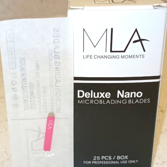 MLA Deluxe Nano Microblading Blades - Picture 2 of 4